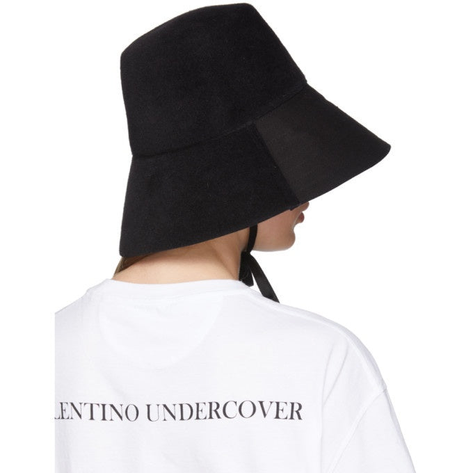 $945 VALENTINO GARAVANI Bucket Hat Size M Contrast Felt Chin Strap Wide Brim