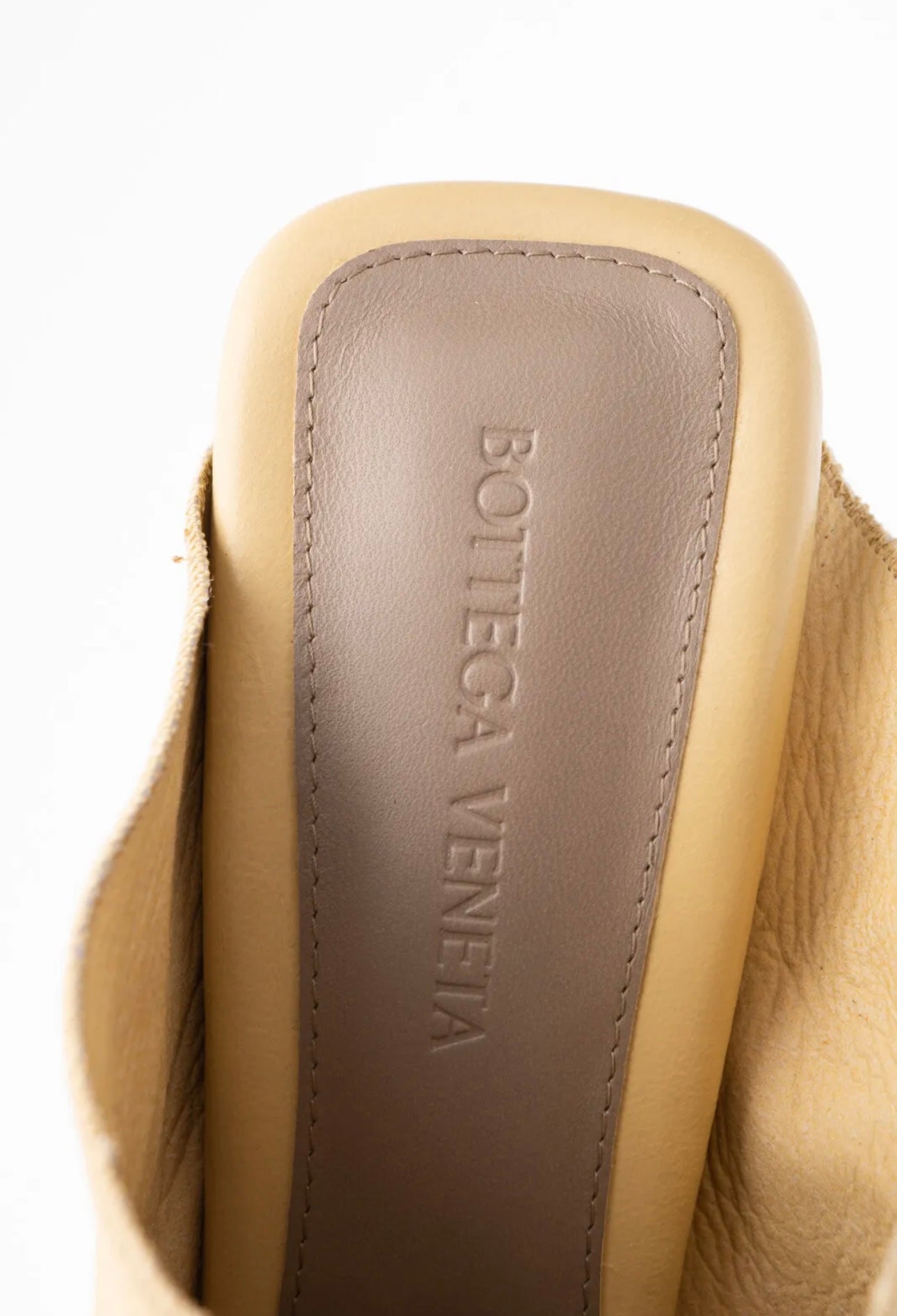 $735 BOTTEGA VENETA Crunch Lux Leather Mule Shoes US8 EU38 UK5 Rubber Nubs