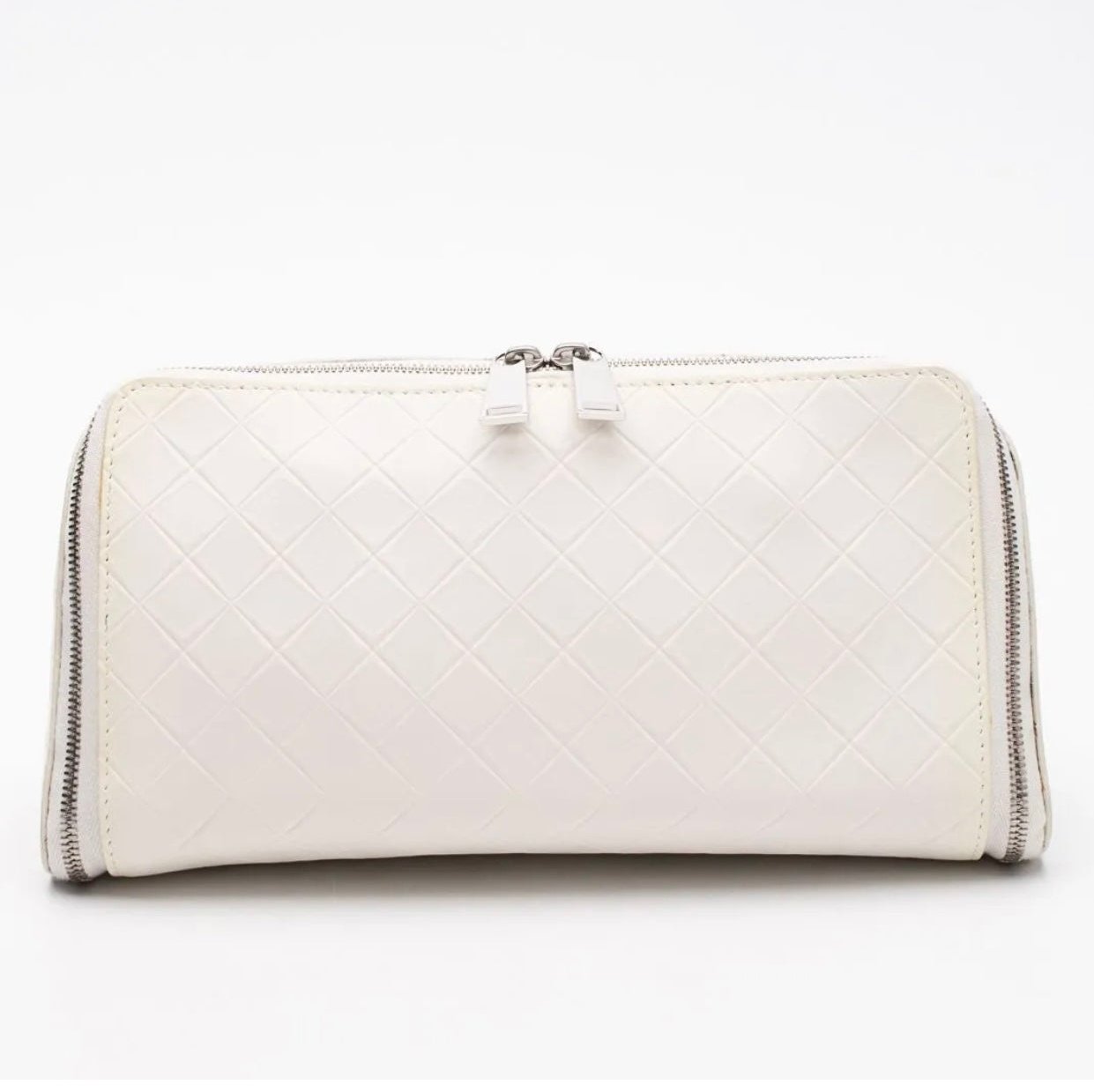 $650 BOTTEGA VENETA Leather Clutch Bag Embossed Intrecciato Zipped. Made in Italy