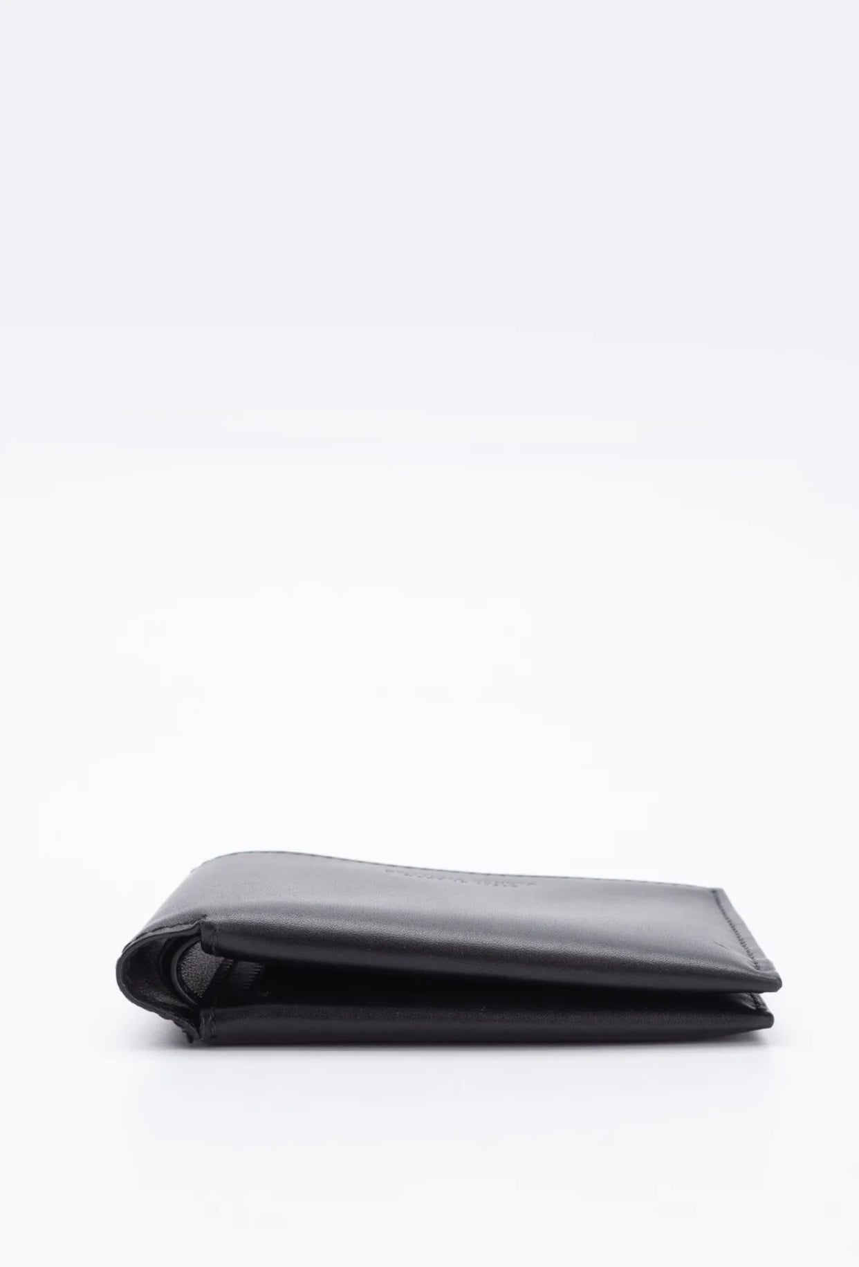 $650 BOTTEGA VENETA Leather Bifold Wallet Black Card Pockets Made in Italy