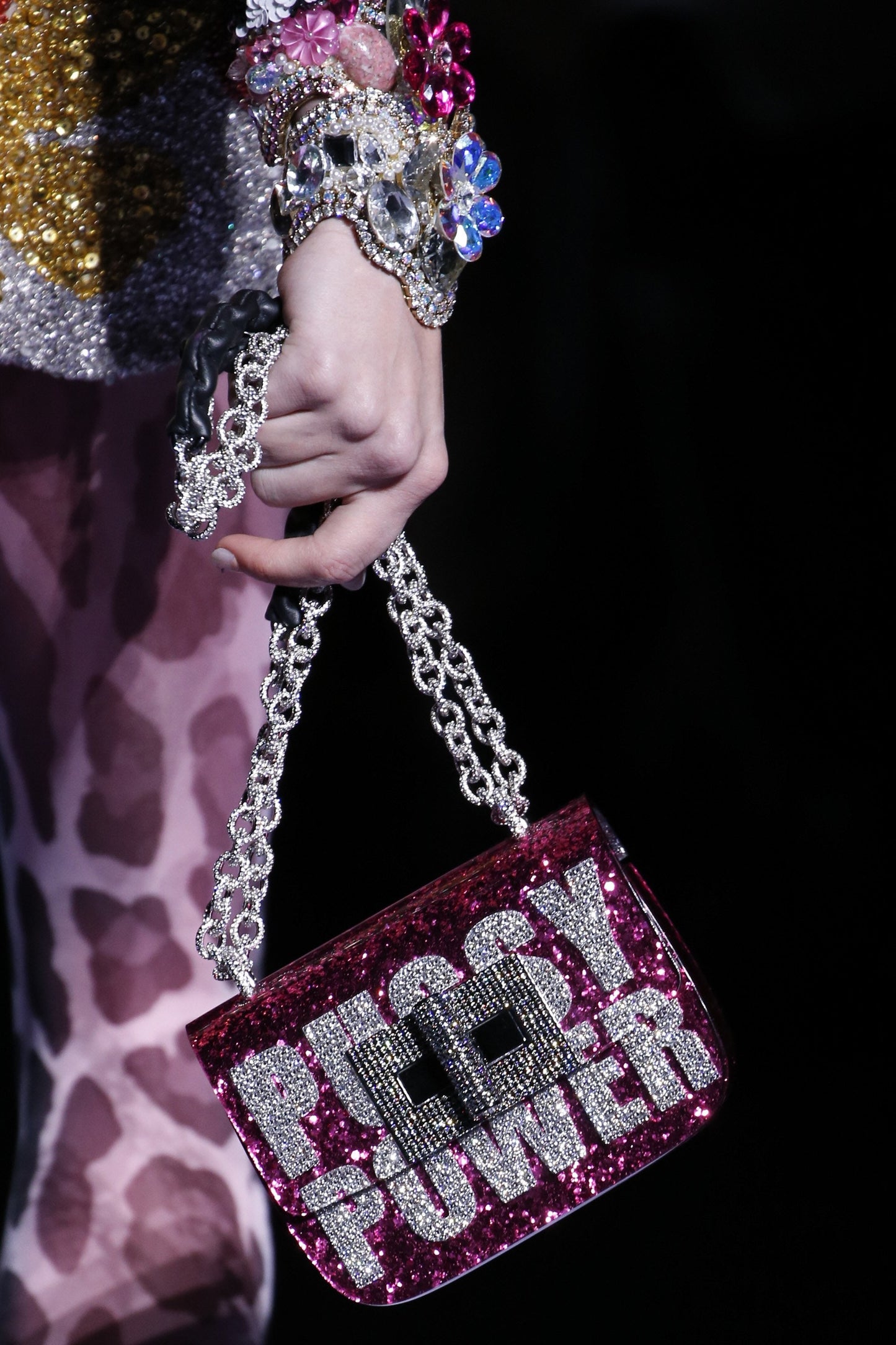 $15500 TOM FORD Limited Edition, Very Rare Collectible Glitter Shoulder Bag Rhinestones Slogan Chain Strap Turnlock.