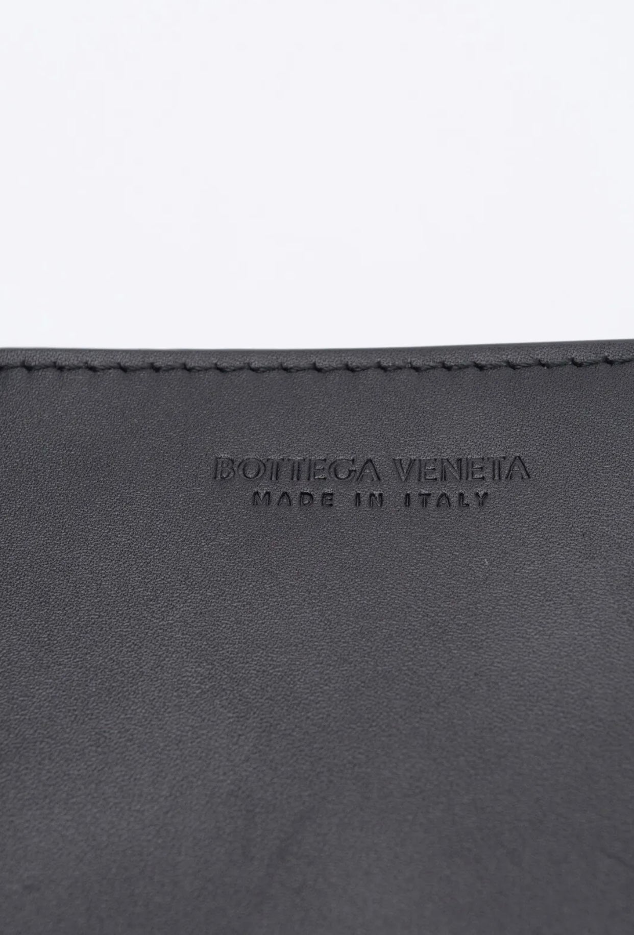 $650 BOTTEGA VENETA Leather Bifold Wallet Black Card Pockets Made in Italy