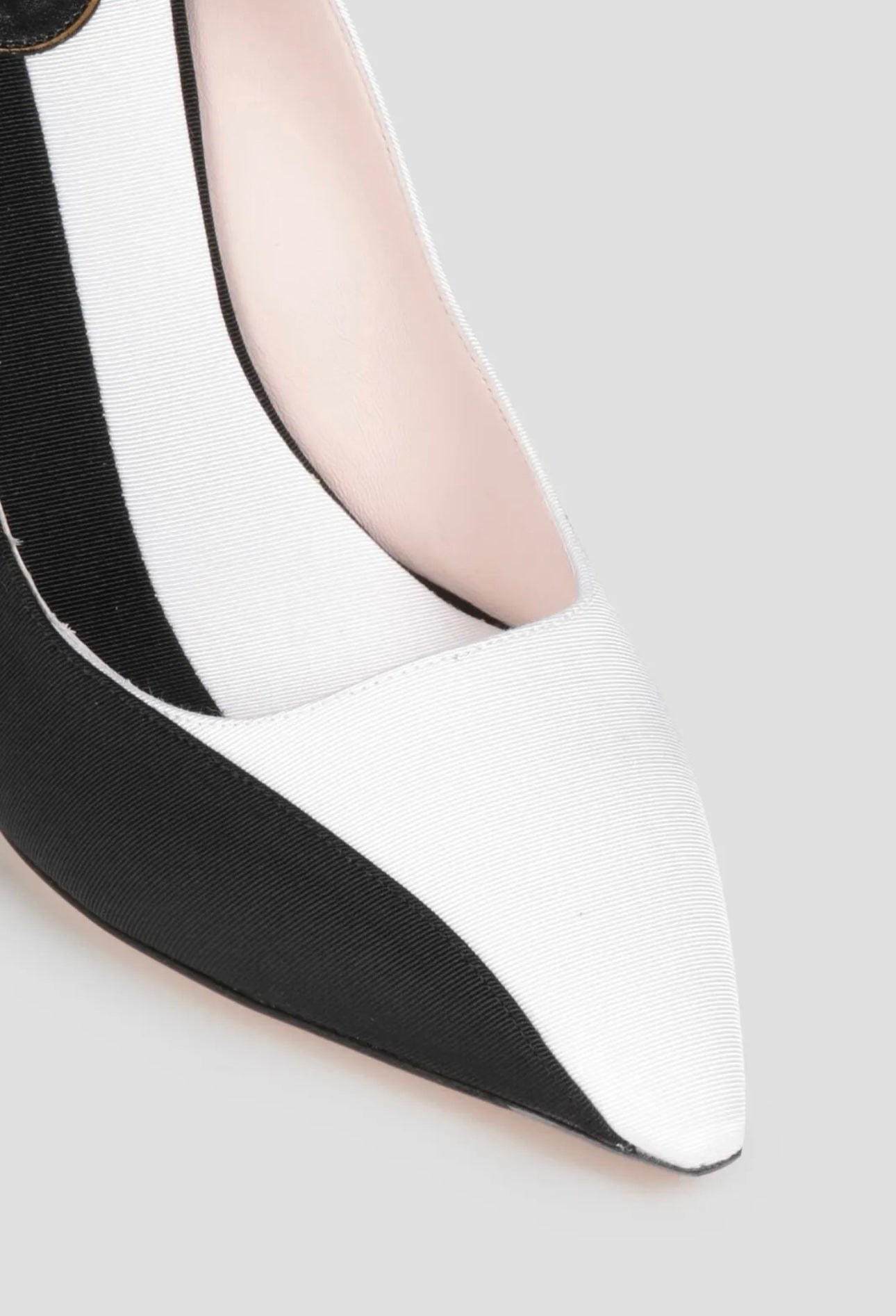 $935 ROGER VIVIER Court Shoes US9 UK6 EU39 Bow Two Tone Made in Italy